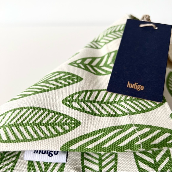 NWT Canvas Tote Bag in Leaf Print - Picture 7 of 9